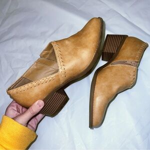 sonoma ankle booties boots size 6.5 camel brown tan braiding accents